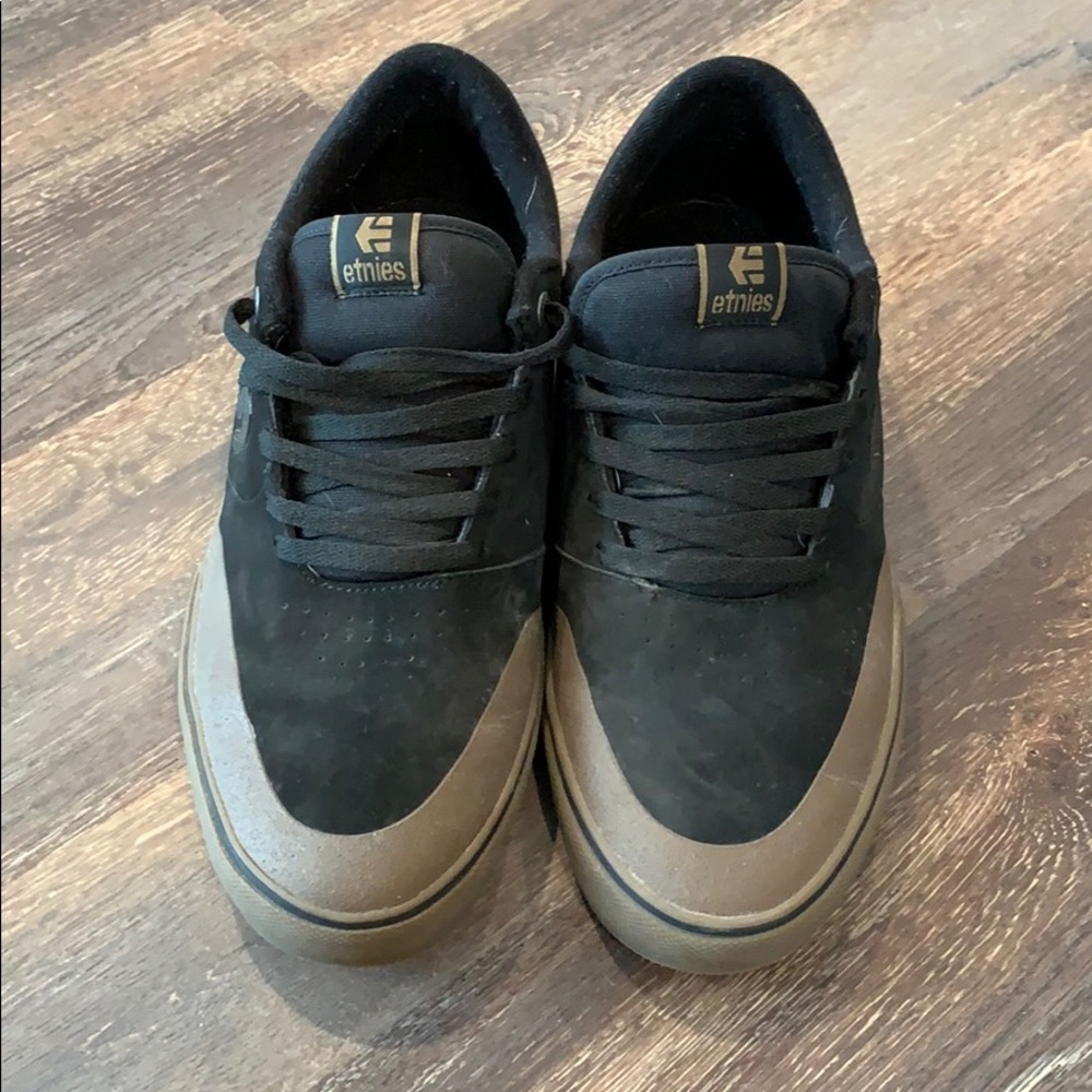 Etnies skateboarding shoes